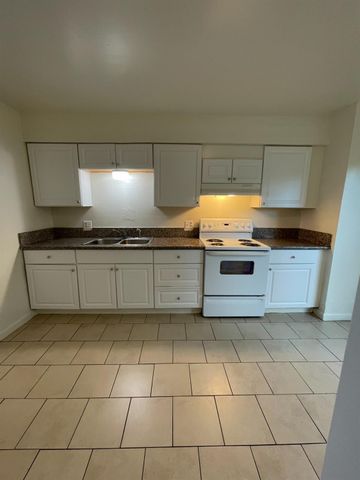 4421 E Hedges Avenue, Fresno, CA 93703