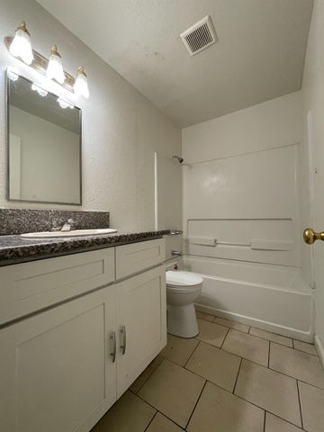 4421 E Hedges Avenue, Fresno, CA 93703