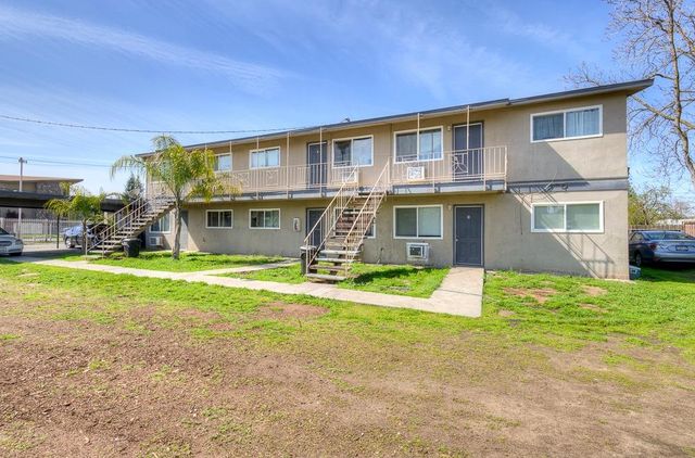 4421 E Hedges Avenue, Fresno, CA 93703