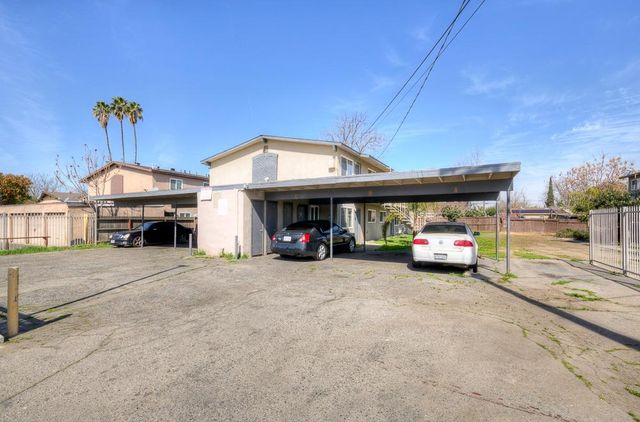 4421 E Hedges Avenue, Fresno, CA 93703