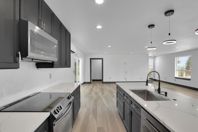 6501 W Jedi Ln, Spokane, WA 99224