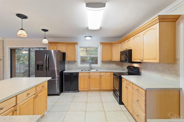 8755 Scenic Hills Dr, Pensacola, FL 32514