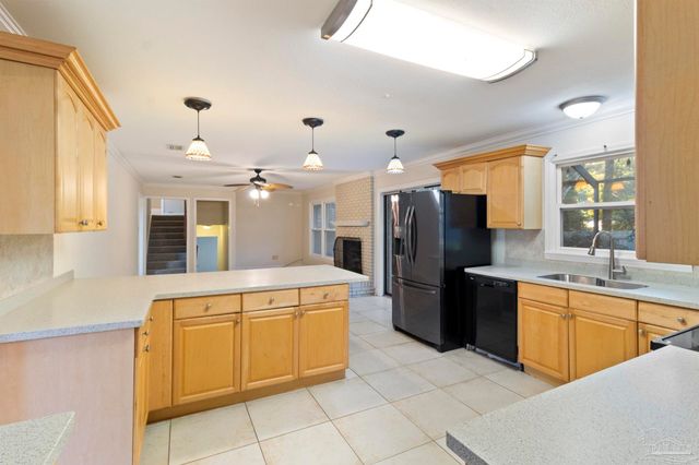 8755 Scenic Hills Dr, Pensacola, FL 32514