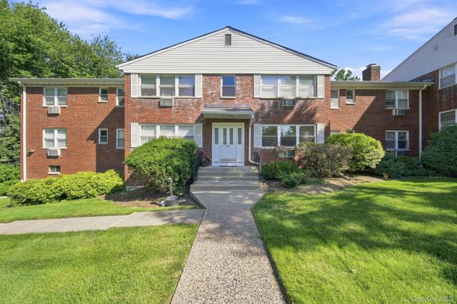 227 N Middletown Road D, Pearl River, NY 10965