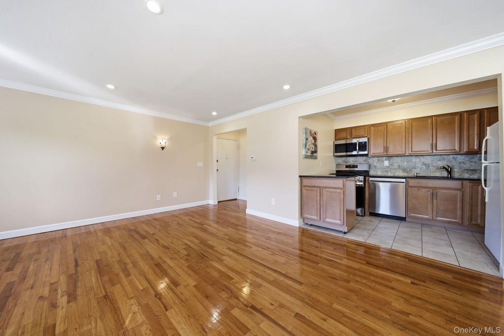227 N Middletown Road D, Pearl River, NY 10965 — photo 5