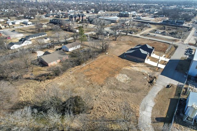 217 W Broadway Street, Owasso, OK 74055