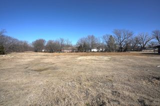 217 W Broadway Street, Owasso, OK 74055