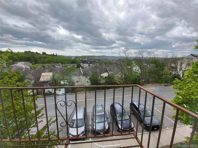5 Sasev Court 302, Monroe, NY 10950