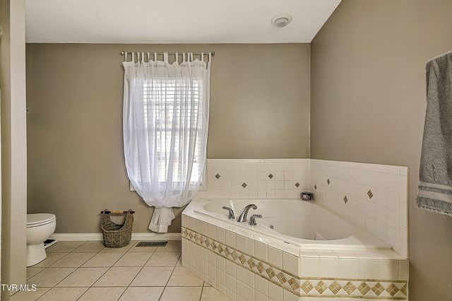 444 Alfalfa Lane, Jonesborough, TN 37659