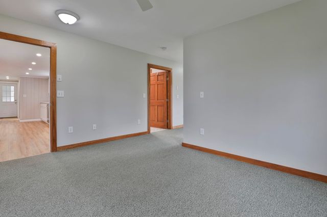 17 Derry Road, Chester, NH 03036