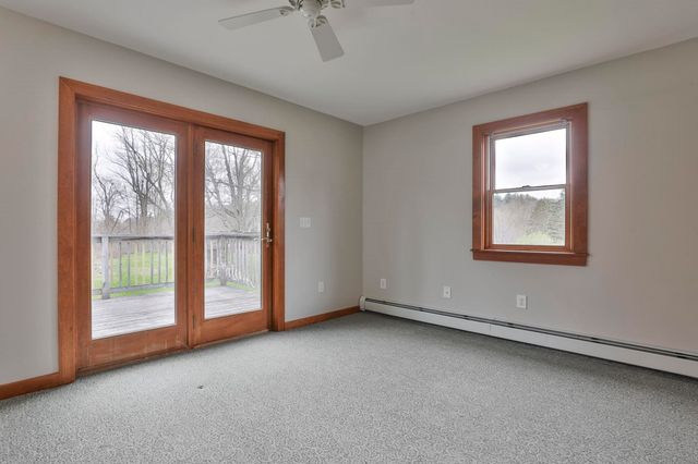 17 Derry Road, Chester, NH 03036