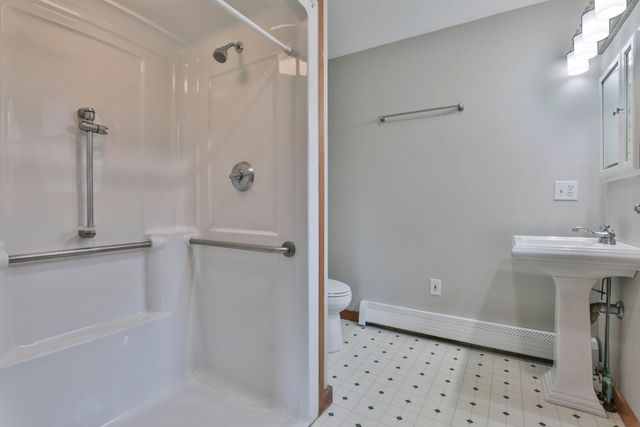 17 Derry Road, Chester, NH 03036