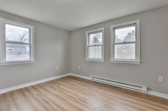 17 Derry Road, Chester, NH 03036