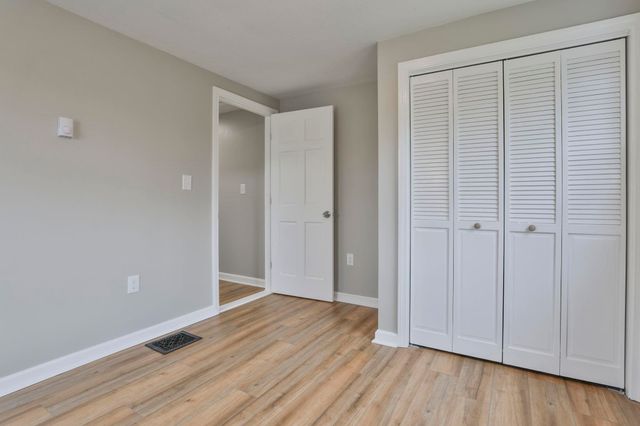 17 Derry Road, Chester, NH 03036