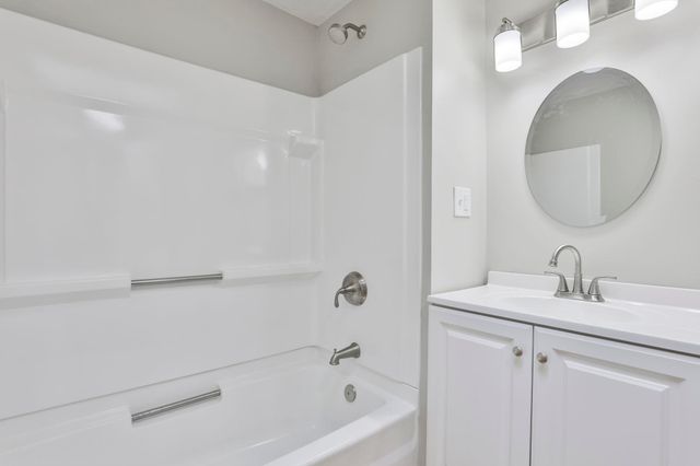 17 Derry Road, Chester, NH 03036
