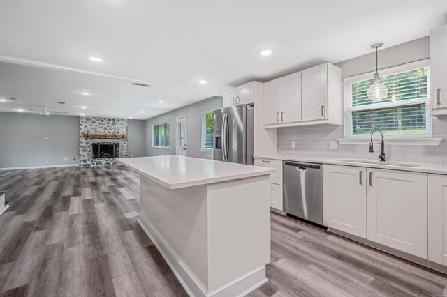 9 Whispering Drive, Alexander, AR 72210