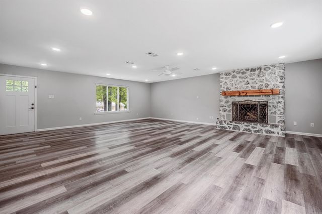 9 Whispering Drive, Alexander, AR 72210