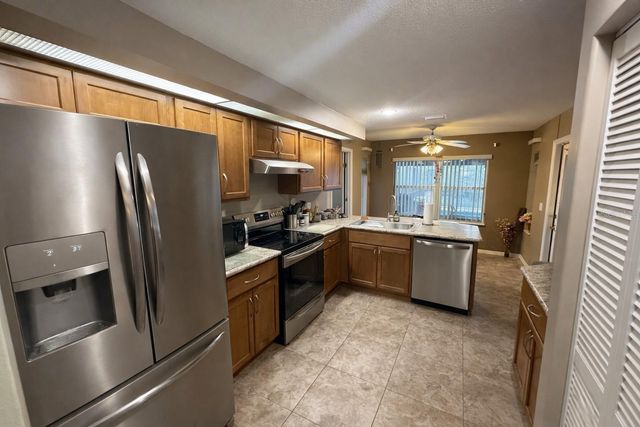 32 BARKLEY LANE, Palm Coast, FL 32137