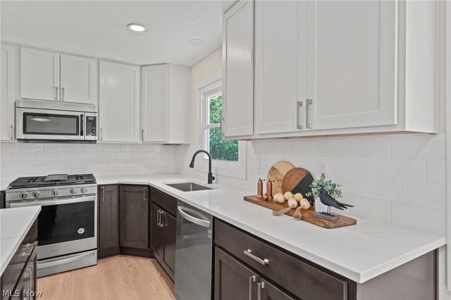 6704 Cheryl Ann Drive, Seven Hills, OH 44131