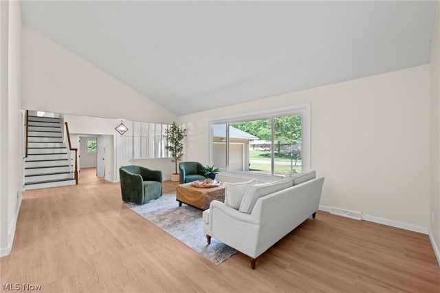 6704 Cheryl Ann Drive, Seven Hills, OH 44131