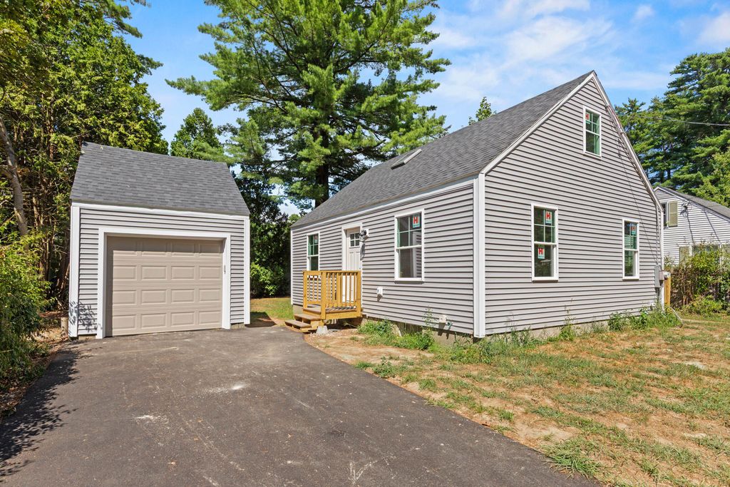 27 Chamberlain Avenue, Brunswick, ME 04011 — exterior