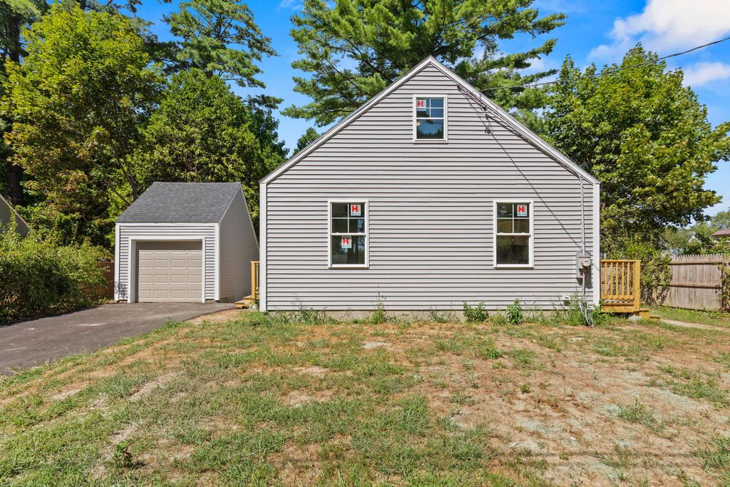 27 Chamberlain Avenue, Brunswick, ME 04011 — photo 2
