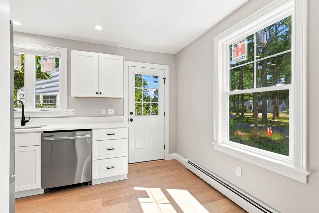 27 Chamberlain Avenue, Brunswick, ME 04011 — photo 5