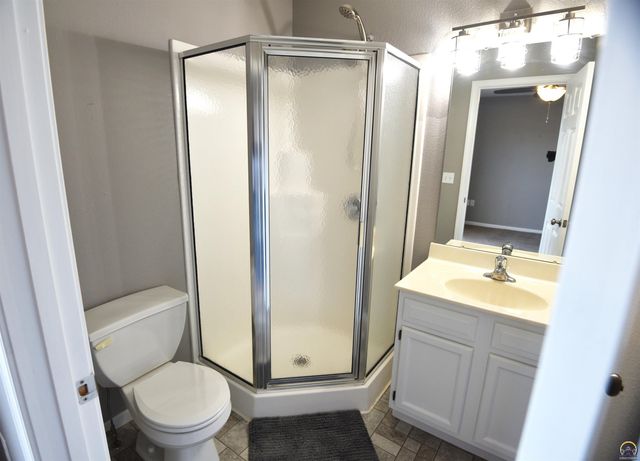 5501 SW Chapella St, Topeka, KS 66614