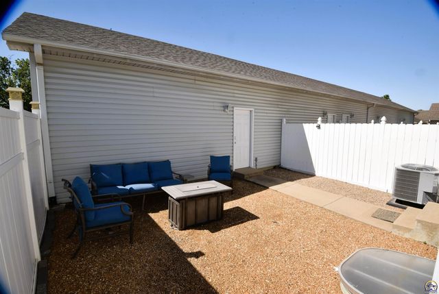 5501 SW Chapella St, Topeka, KS 66614
