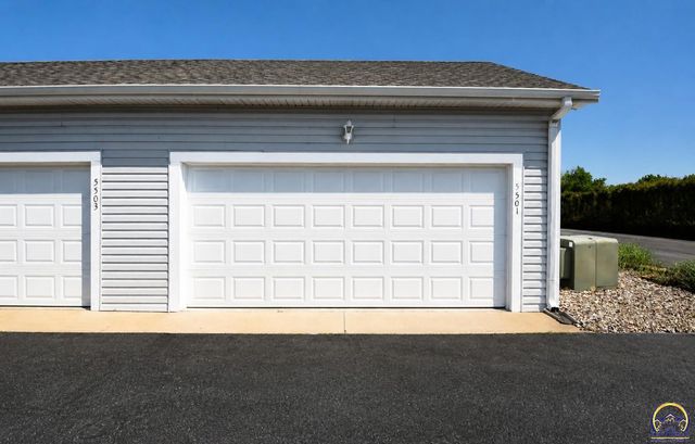 5501 SW Chapella St, Topeka, KS 66614