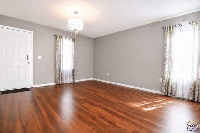 5501 SW Chapella St, Topeka, KS 66614