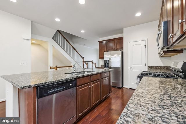 44089 EASTGATE VIEW DR, Chantilly, VA 20152