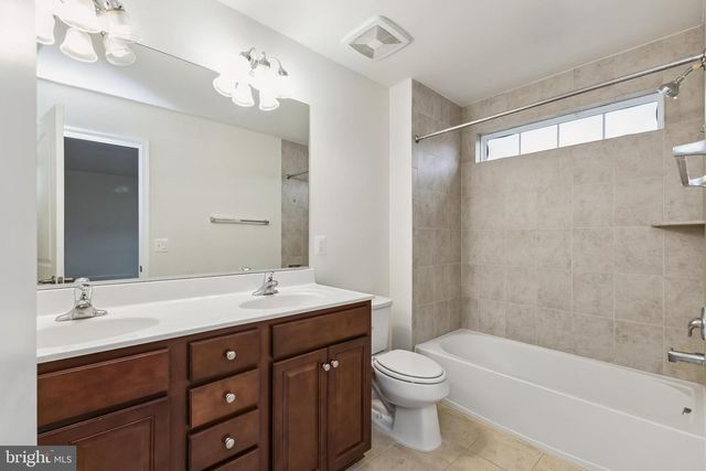 44089 EASTGATE VIEW DR, Chantilly, VA 20152