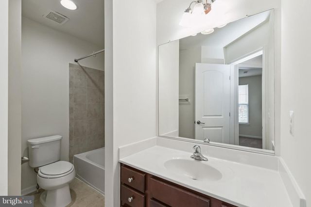 44089 EASTGATE VIEW DR, Chantilly, VA 20152