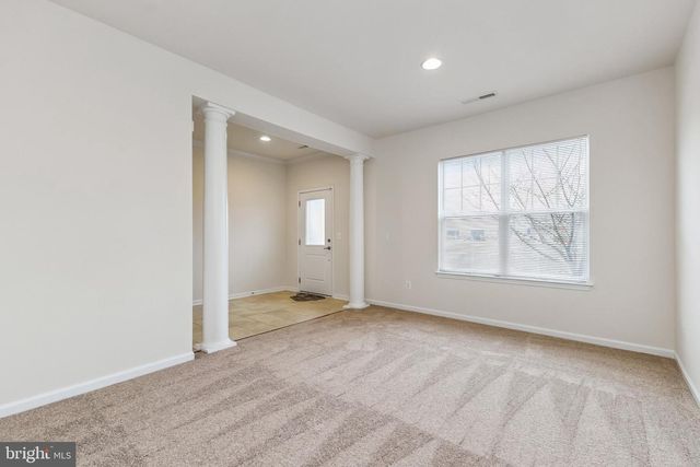 44089 EASTGATE VIEW DR, Chantilly, VA 20152