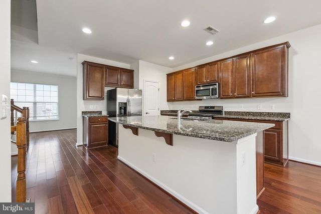 44089 EASTGATE VIEW DR, Chantilly, VA 20152