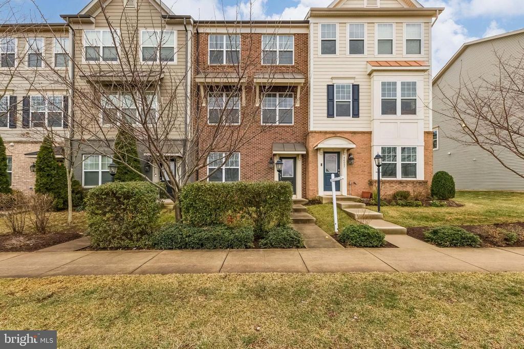 44089 EASTGATE VIEW DR, Chantilly, VA 20152