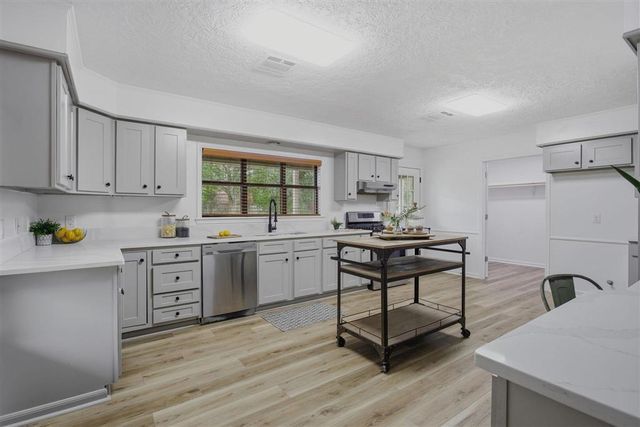 400 S Shermam, Iowa, LA 70647
