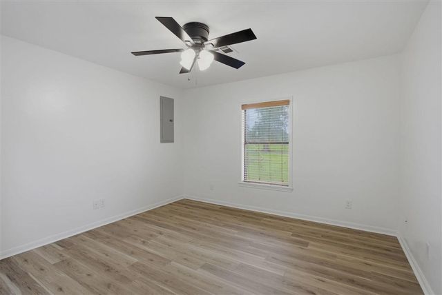 400 S Shermam, Iowa, LA 70647