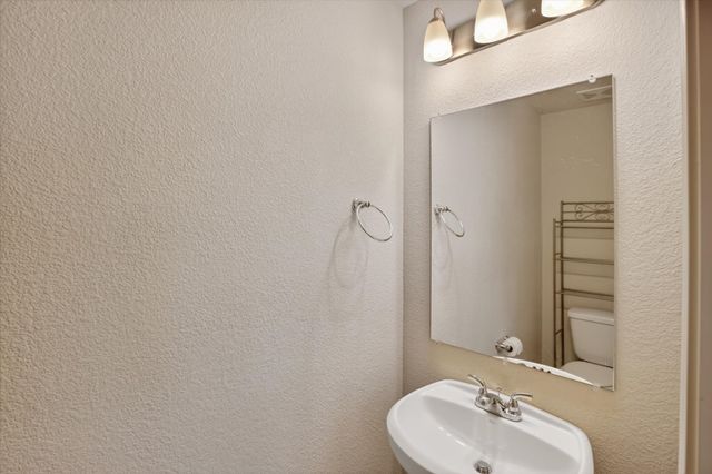 107 Cantle Street, Waxahachie, TX 75165