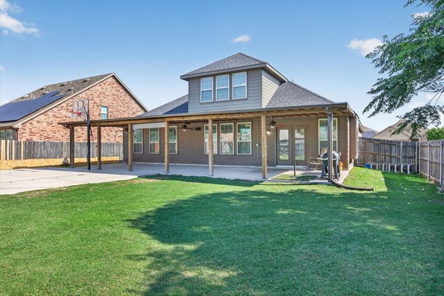 107 Cantle Street, Waxahachie, TX 75165