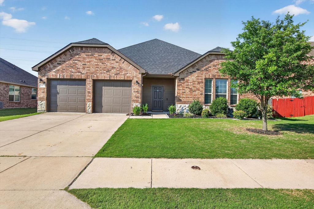 107 Cantle Street, Waxahachie, TX 75165