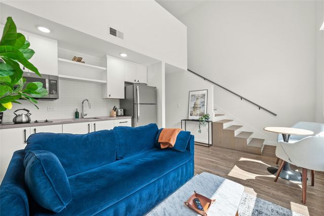 49 Navasota ST 214, Austin, TX 78702
