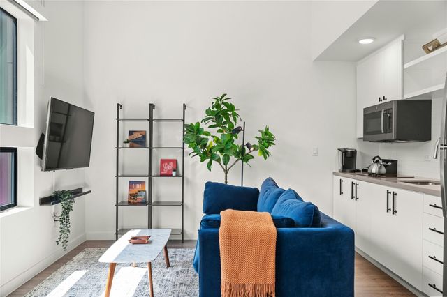 49 Navasota ST 214, Austin, TX 78702
