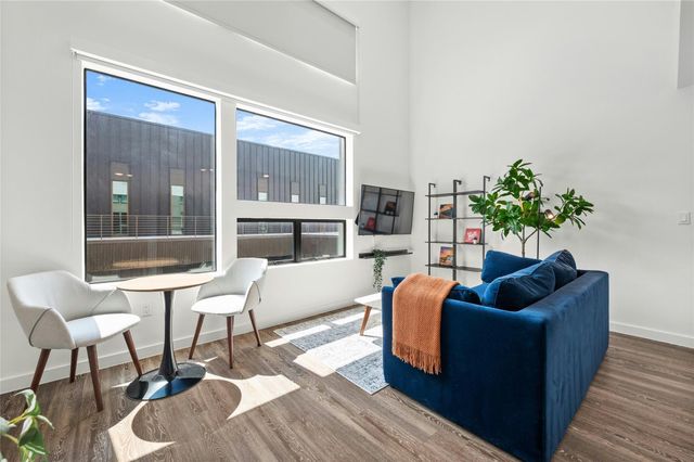 49 Navasota ST 214, Austin, TX 78702