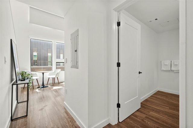 49 Navasota ST 214, Austin, TX 78702