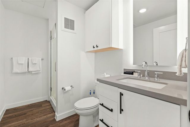 49 Navasota ST 214, Austin, TX 78702