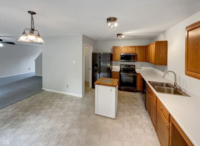 11837 Wapiti Way, Noblesville, IN 46060