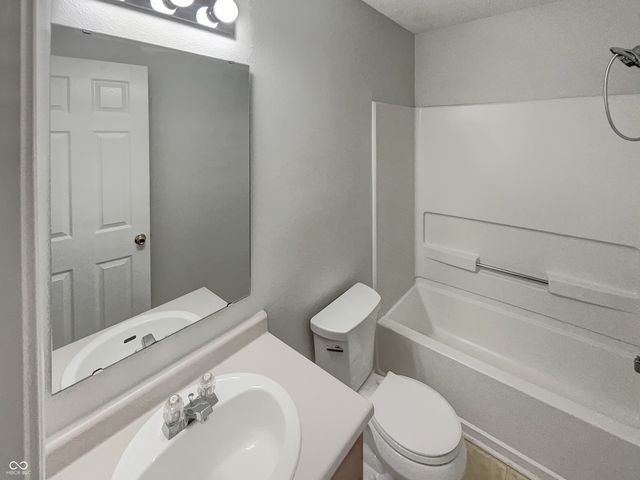 11837 Wapiti Way, Noblesville, IN 46060