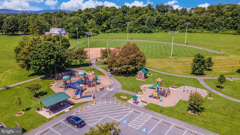 Image 34 of property listing at 605 TIVOLI RD, Frederick, MD 21703